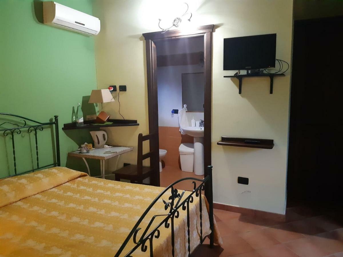 Agriturismo Il Pozzo Antico Mascali Eksteriør billede