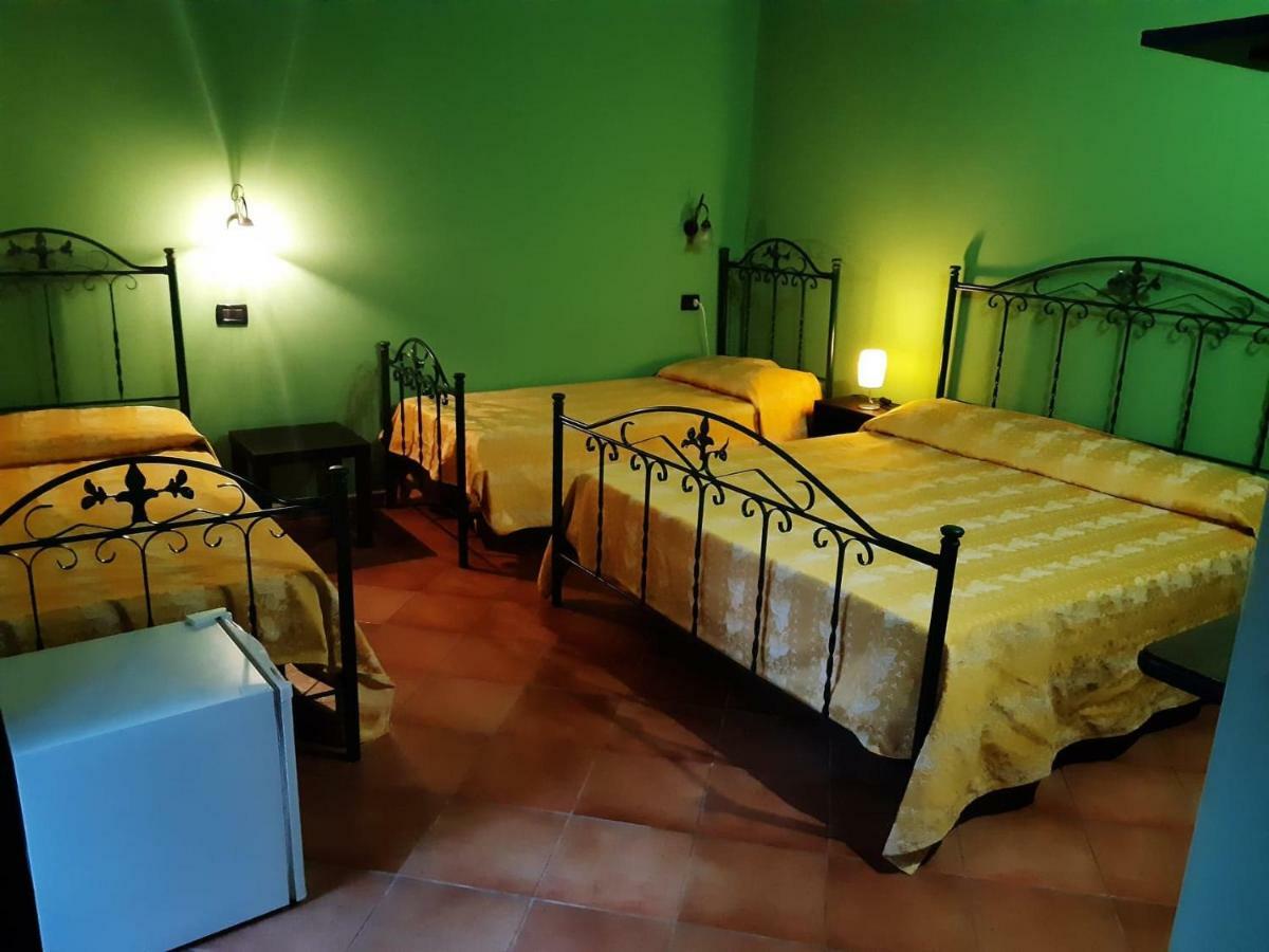 Agriturismo Il Pozzo Antico Mascali Eksteriør billede